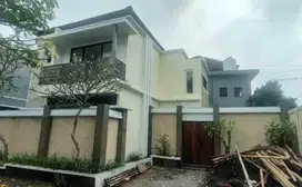 Dijual rumah lantai 2 taman nusantara Jimbaran