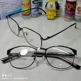 Frame Kacamata cocok untuk Pengguna Minus dan Plus