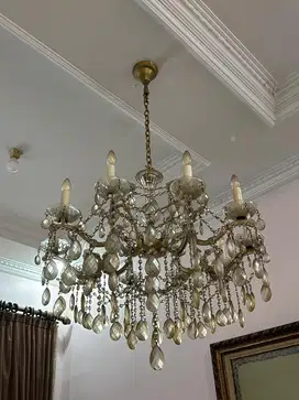 Lampu kristal mewah