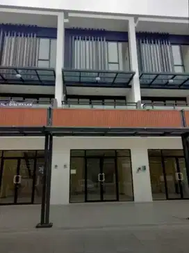 DiSewakan ruko Baru Hampton