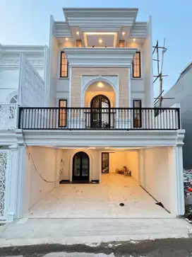 Dijual Rumah American Style House with Private Pool Jagakarsa