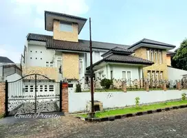 Rumah Cantik seperti di Puncak 5 menit ke Lebak Bulus