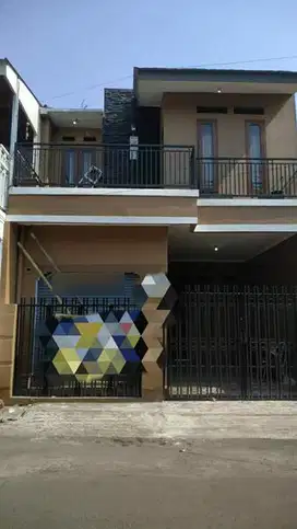 Di Jual Rumah Toko Pinggir Jaln di Depok