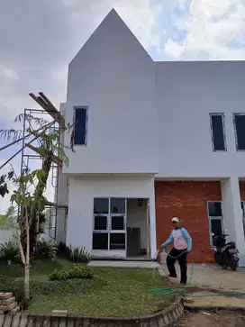 RUMAH MEWAH SUKUN KOTA MALANG