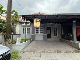 Sewa Rumah Dekat Beverly, Rapih 3 Kamar Semi Furnish, Lippo Cikarang