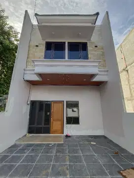 Rumah 2 lantai jakarta timur 750 juta cash shm cluster