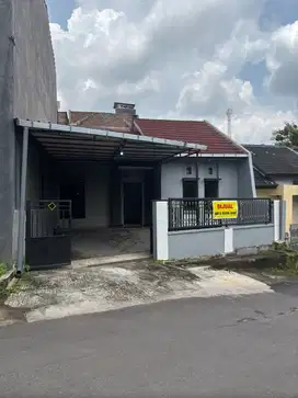 RUMAH LUAS SIAP HUNI GRAFIKA BANYUMANIK
