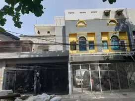 Rumah Dan Ruko 3 Lantai Area Kemayoran Di Jual