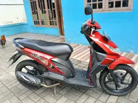 HONDA BEAT 2010 MERAH MESIN TERAWAT SURAT LENGKAP