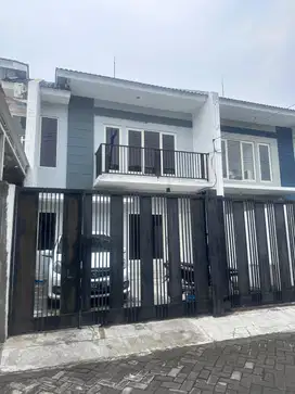 Rumah dijual berlokasi di Lontar Perumahan Green Mansion (AU)