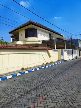 Rumah dijual berlokasi di Simpang Darmo Permai Selatan (AU) hadap HOOK