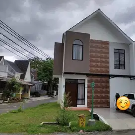 Disewakan rumah cantik dengan pool cluster victoria, sentul city