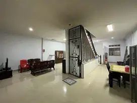 Ruko Gandeng di Pasar 3 Krakatau