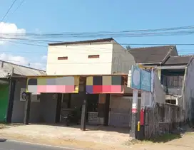 RUANG USAHA DAN RUMAH TINGGAL 2 LANTAI NOL JALAN PROPINSI