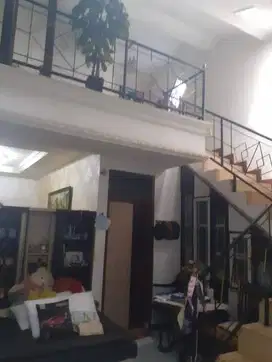 Rumah Tinggal 2 Lantai Sayap Caringin Semi Furnished