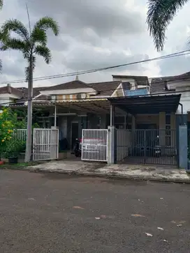 Rumah di Cluster Aralia, Harapan Indah, Bekasi