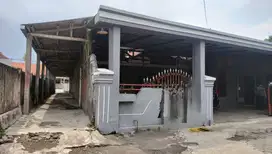 Dijual Rumah dan Tempat Usaha di Lumajang