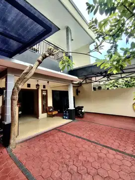Rumah kost terawat dan bagus plus furnish di tebet dekat perkantoran