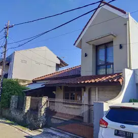 FORE SALE RUMAH SIAP HUNI HITUNG TANAH  KALIBATA PEJATEN JAKSEL.