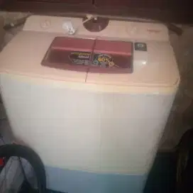 Mesin Cuci Polytron PWM-8568