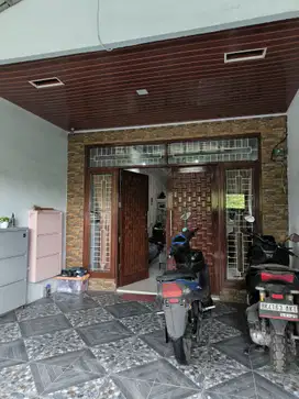 Dijual Ruko Jalan Tapian Nauli Pasar I Semi Furnish
