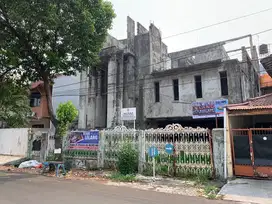 Rumah Setengah jadi di Pemukiman Bagus Rawamangun Jaktim