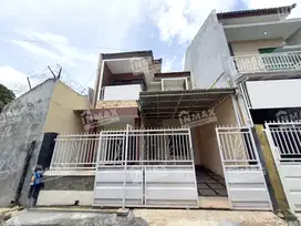 Rumah 2 Lantai Terawat Daerah Borobudur Malang Dekat Raya Suhat