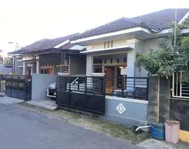 RUMAH COLOMADU DEKAT TUGU MAHKOTA SOLO