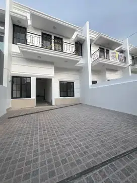 Rumah di Jatimamur Pinggir Jalan Utama Akses Toll Jati Bening dan LRT