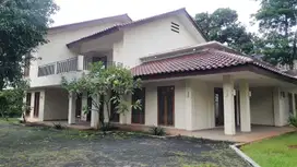 Dijual Rumah Mewah di Kemang dengan Lahan Luas