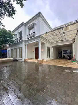Rumah klasik siap huni Kebayoran baru