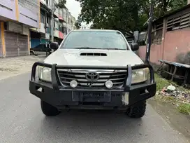Toyota Hilux 2.5 E Double Cabin 4x4 Manual 2015 Putih Plat BB