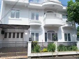 Rumah 2 Lantai Bagus dan Nyaman di Rempoa Ciputat Timur, TangSel