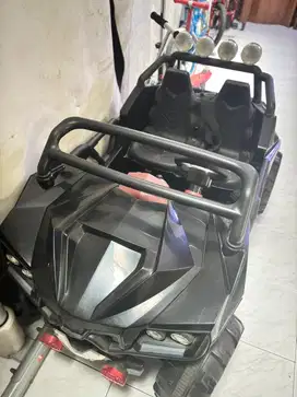 Mobil aki besar anak