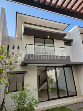 Rumah Cluster Danau Uk 8x27 di Pik2 Brand New Bagus Termurah