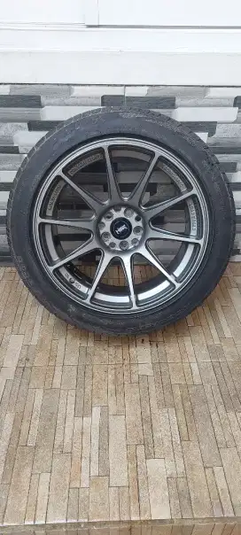 Dijual velg HSR Shinjuku original bekas R17+ ban accelera phiR