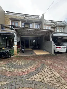 RUMAH 2 LANTAI MINIMALIS DI JAGAKARSA