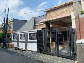 Rumah Megah Di Komplek Wijaya Kusuma Duren Sawit