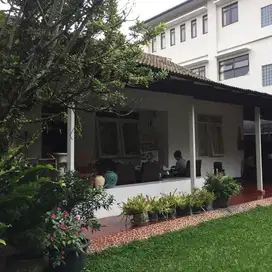 Dijual rumah hitung tanah di Dago belakang hotel Jayakarta Bandung