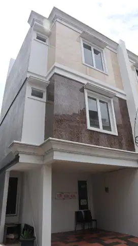 Rumah Siap Huni Lokasi Premium di Jakarta Selatan Kav 7