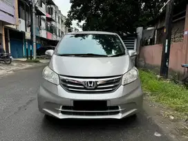 Honda Freed 1.5 E PSD Matic 2012 Silver