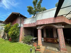 Rumah Industrial Dengan Rooftop Dan Kolam Renang Dijual Di Kemang