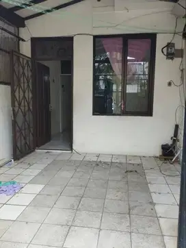 dijual rumah Taman Palem Lestari
