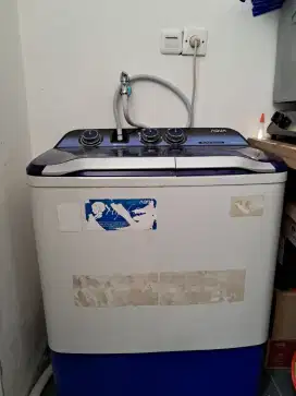 Mesin Dijual mesin cuci Aqua 7kg, Second