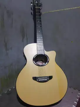 Jual Gitar BU udah ada ampli colok