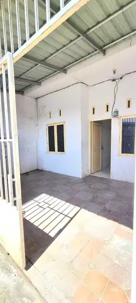 Rumah 2 kamar tidur hadap timur