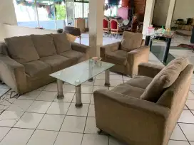 Sofa Krem Bekas 1 Set