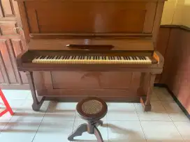 Piano clasic W. Naessens. Co