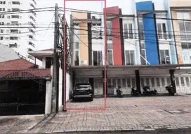 Ruko 3 lantai Jalan Taman Kusuma Bangsa No. 15, Surabaya