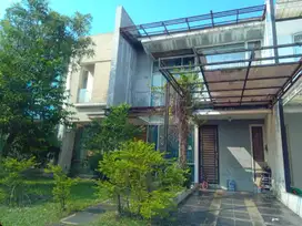 Jual rumah harga miring 2 lantai di citra grand Cibubur